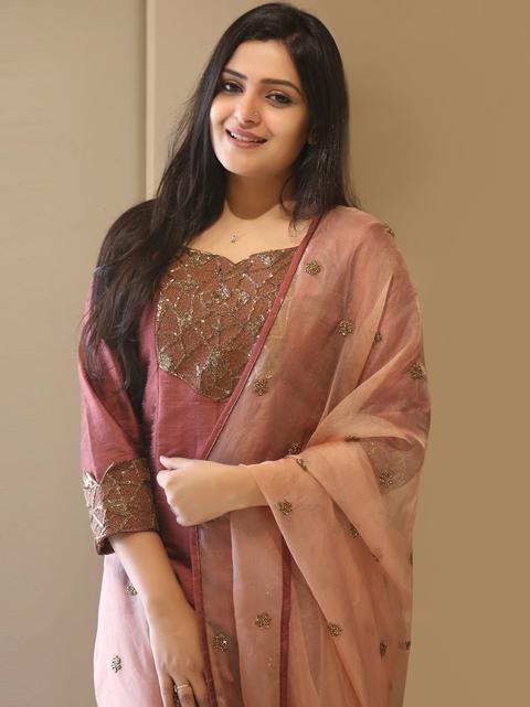 Women's Elegant Clothing's