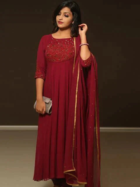 Women's Elegant Clothing's