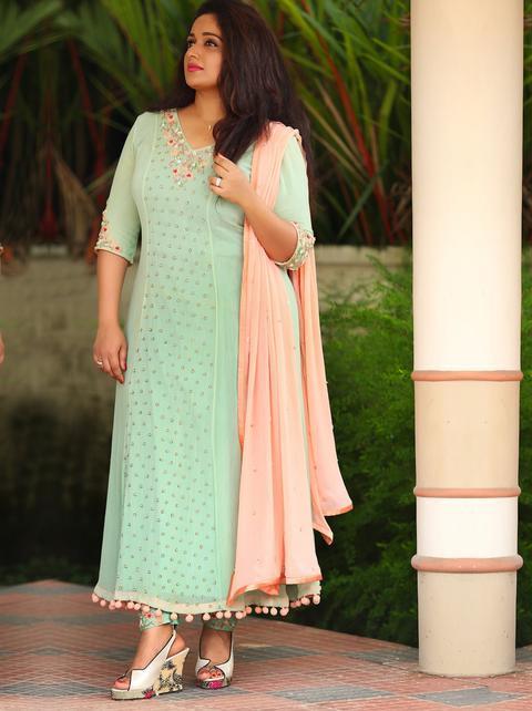 Women's Elegant Clothing's