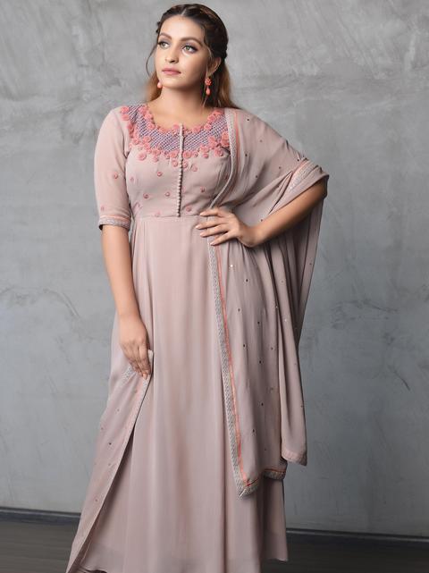 Women's Elegant Clothing's