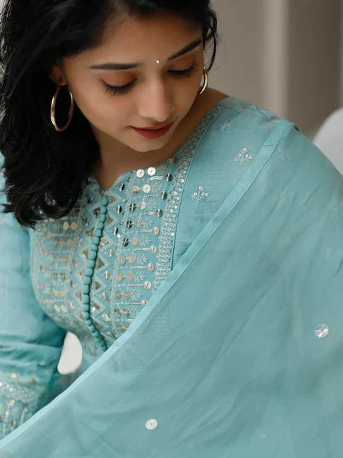 Women's Elegant Clothing's