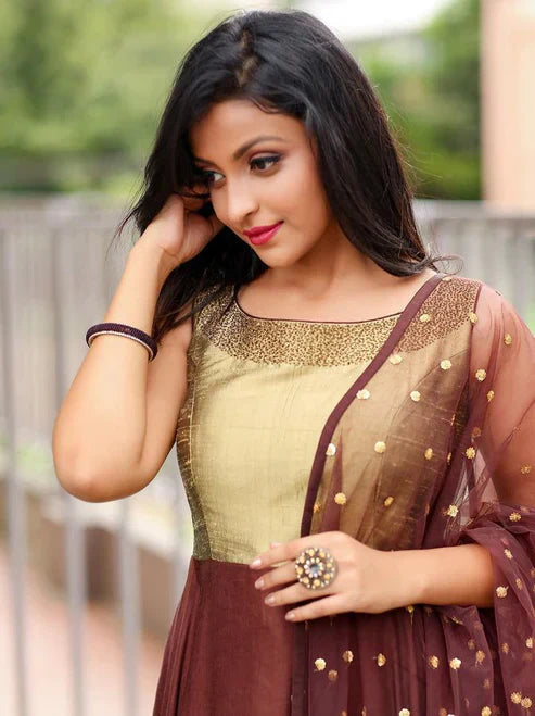 Women's Elegant Clothing's
